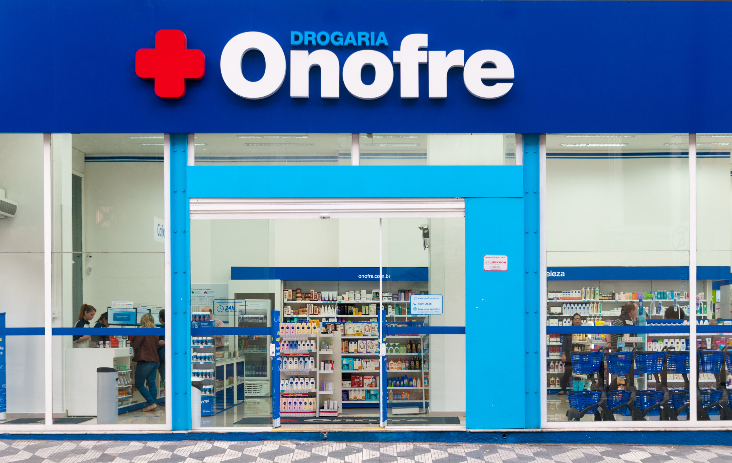 Gestão Raia Drogasil expande serviços de farmácias e lança mais um app