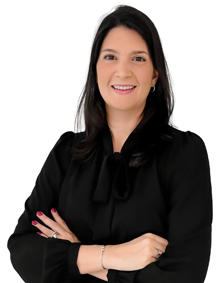Foto da sócia do escritório Mattos Filho - Waleska Pozzani - mulher branca, com cabelo preto longo, olhos castanhos, usam uma blusa de manga comprida