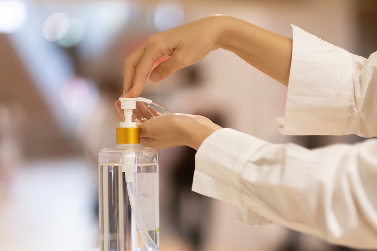 Anvisa flexibiliza regras para álcool gel e outros produtos de saúde durante a pandemia