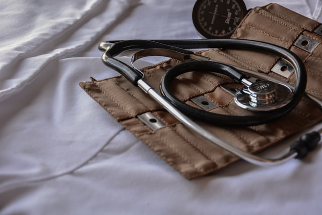 SERES modifica padrão decisório para cursos de medicina