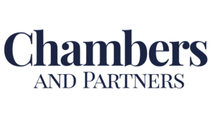 Logo Chambers and Partners em azul no fundo branco