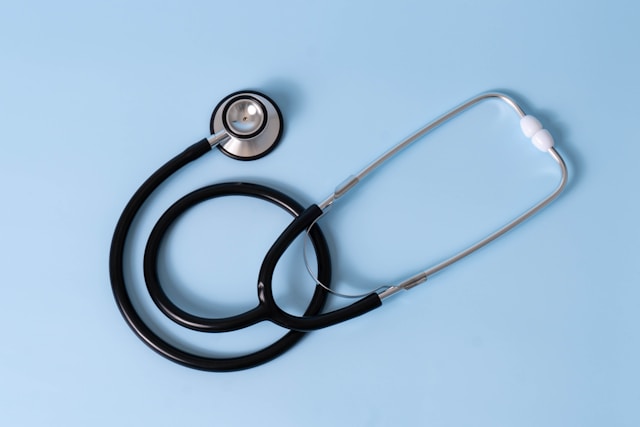 CFM publica regras para relação entre médicos e indústrias da área da saúde
