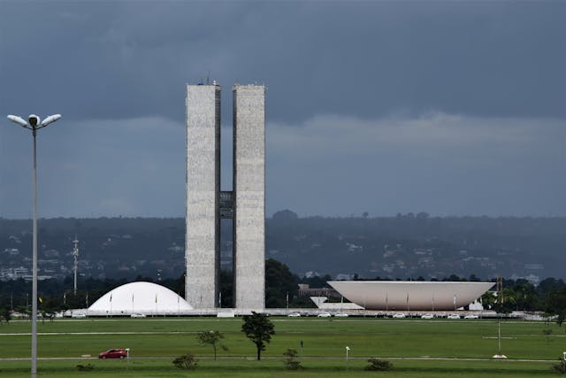 Congresso aprova urgência para projetos que revisam regras e reduzem benefícios fiscais