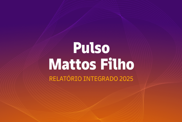 Imagem com fundo degradê roxo e laranja, com formas 3D sutis e com a escrita "Pulso Mattos Filho"